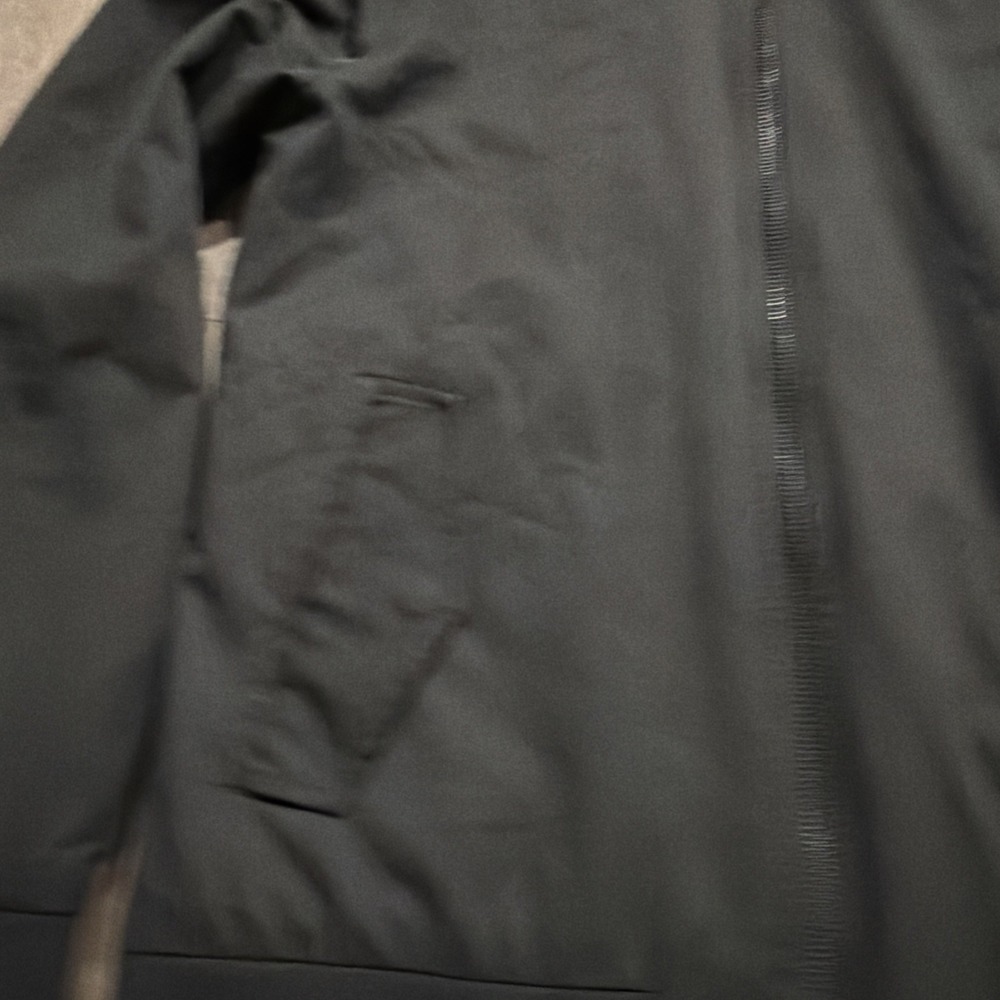 NWOT Cuts Clothing Legacy Bomber Jacket Men's Medium Solid Black $275 Retail - Picture 3 of 15